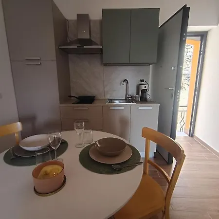 Torre Del Borgo - Centro Storico Di Apartamento